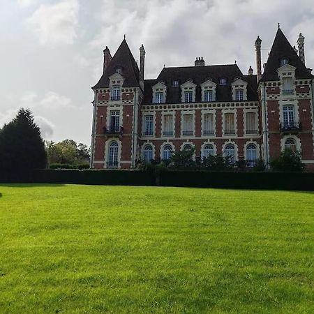 Un Appartement Dans Un Chateau Deauville Bagian luar foto
