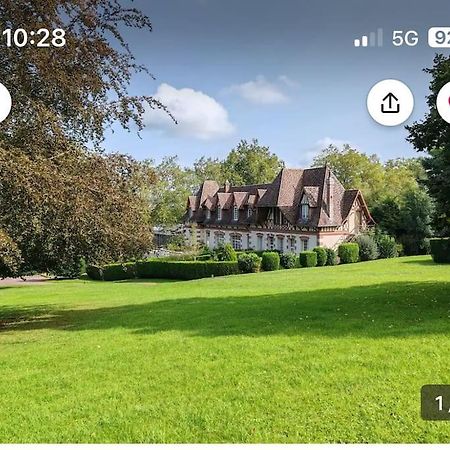 Un Appartement Dans Un Chateau Deauville Bagian luar foto