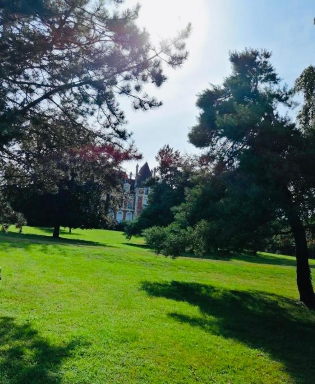 Un Appartement Dans Un Chateau Deauville Bagian luar foto