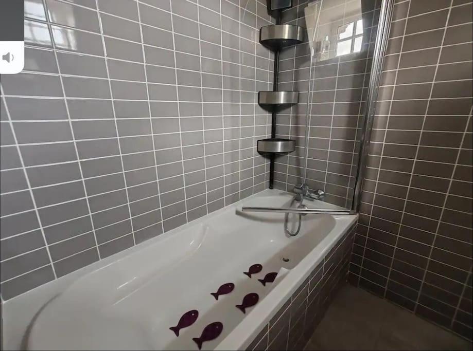 Un Appartement Dans Un Chateau Deauville Bagian luar foto